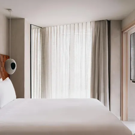 Mondrian Ibiza 5* 卡拉隆加
