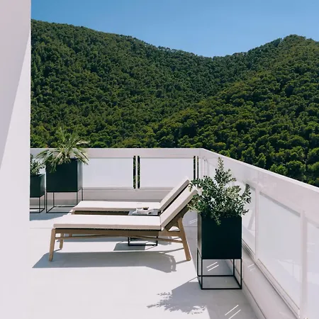 Mondrian Ibiza 酒店