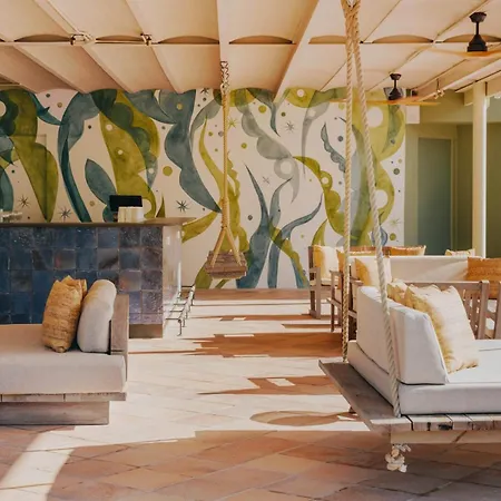 Mondrian Ibiza 卡拉隆加