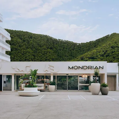 Mondrian Ibiza 卡拉隆加