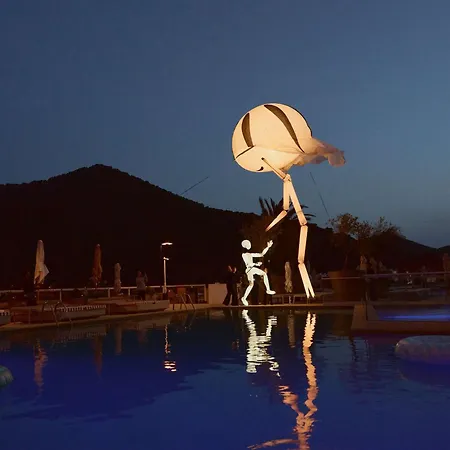 Mondrian Ibiza 5*