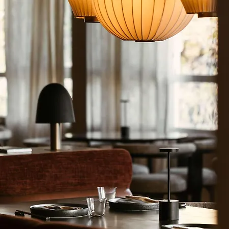 Mondrian Ibiza 酒店