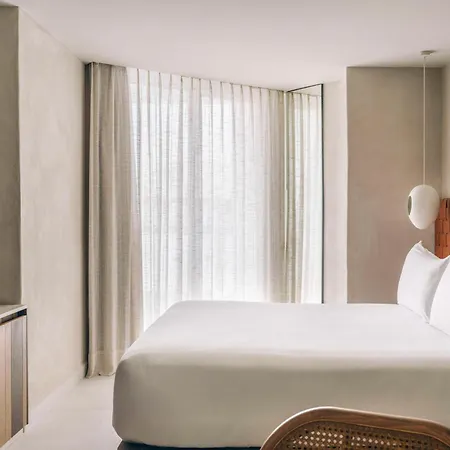 Mondrian Ibiza 5* カラ・ロンガ