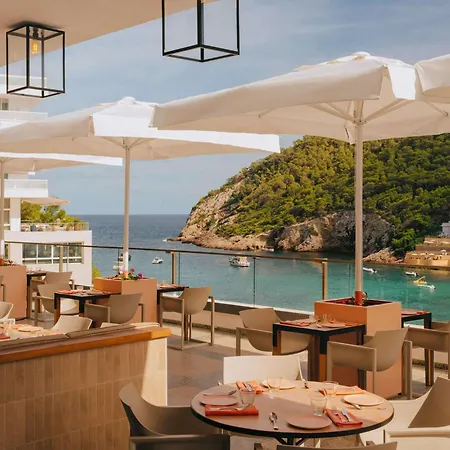 Mondrian Ibiza ホテル カラ・ロンガ